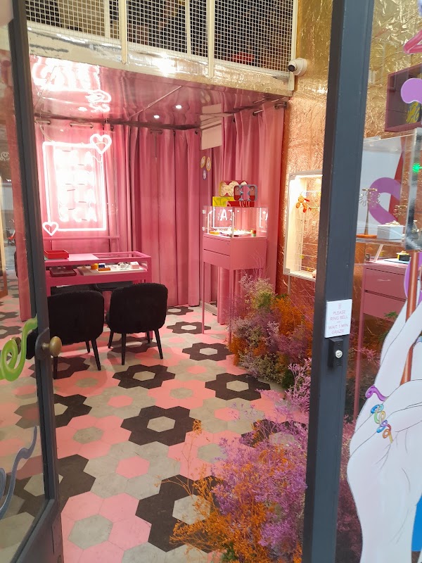 Bea Bongiasca Boutique