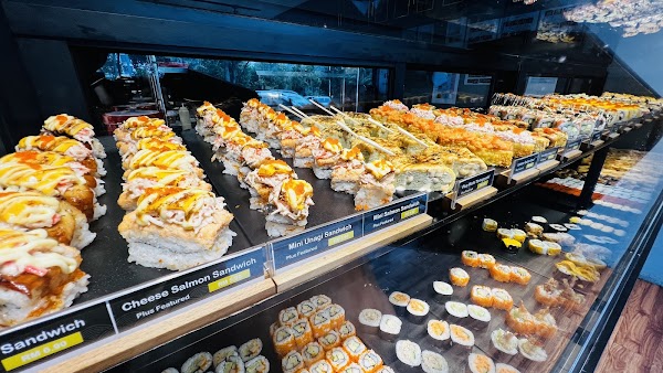 Sushi Plus (Pelangi)
