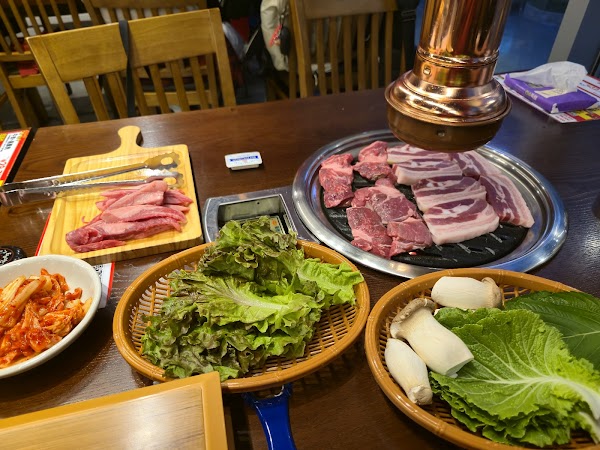 Mongvely 2 Myeongdong Korean BBQ restaurant kbbq Beef All You Can Eat | 焼き肉 焼肉 | 烤肉 l 무한리필 몽블리 명동2호점 5