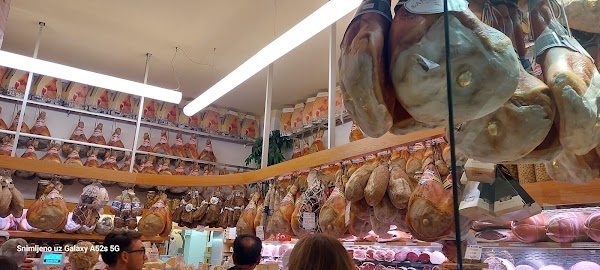 Enoteca Historical Faccioli - Enoteca Storica Vini Naturali 3