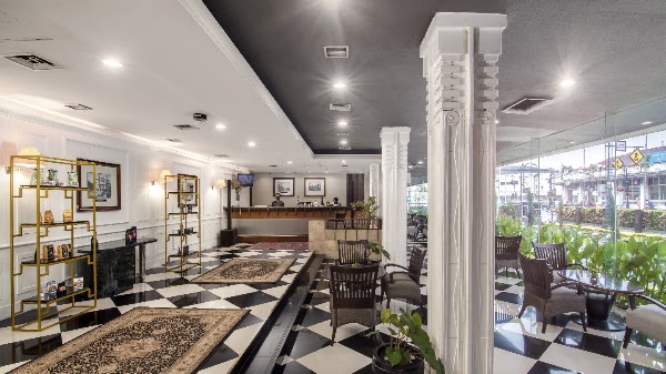 Batavia Cafe 1