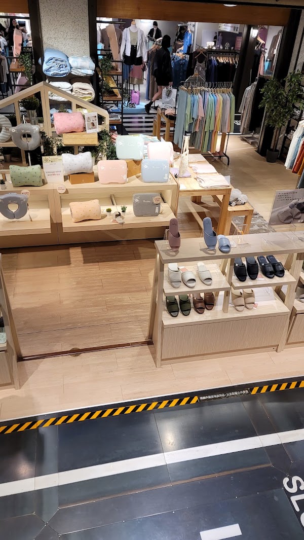 Eslite Spectrum Ximen 2