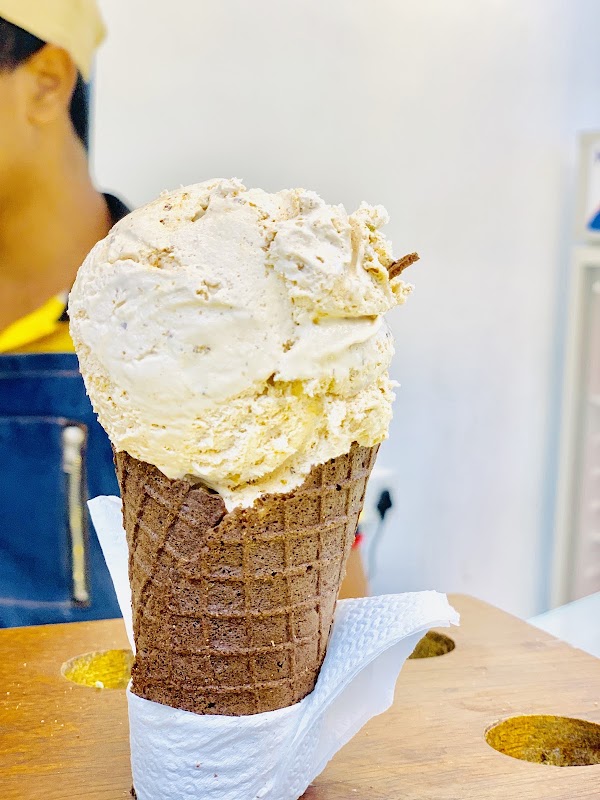 Amore Ice-Cream Shop 5