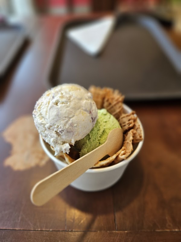Amore Ice-Cream Shop 4