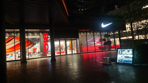 Nike Umeda 1