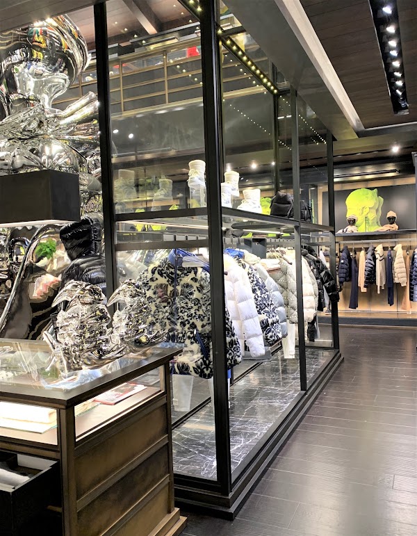Moncler Paris Faubourg 5