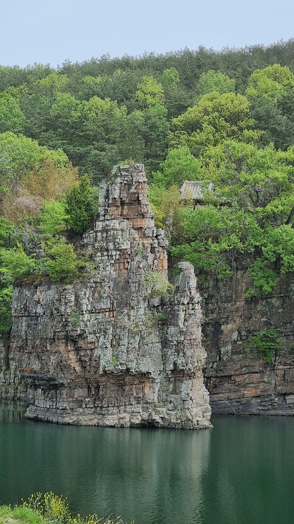 Seonbawi Rock