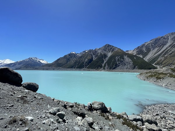 Tasman Glacier View near the lake
