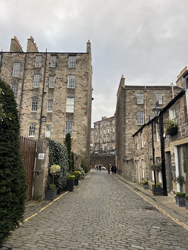 Circus Lane 5