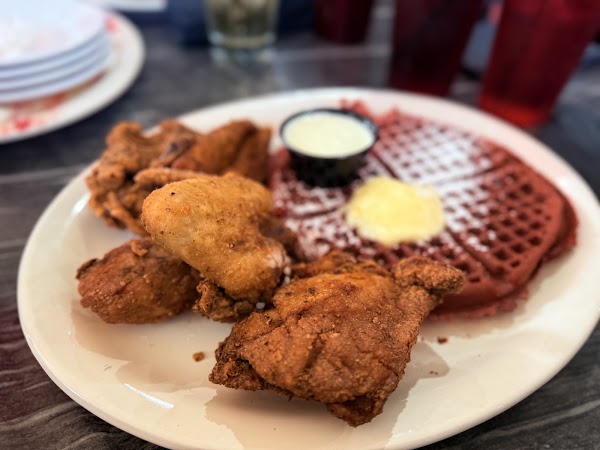 Johnny's Chicken & Waffles Dallas, TX 4