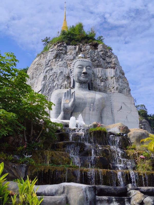 Wat Khao Tham Thiam 5