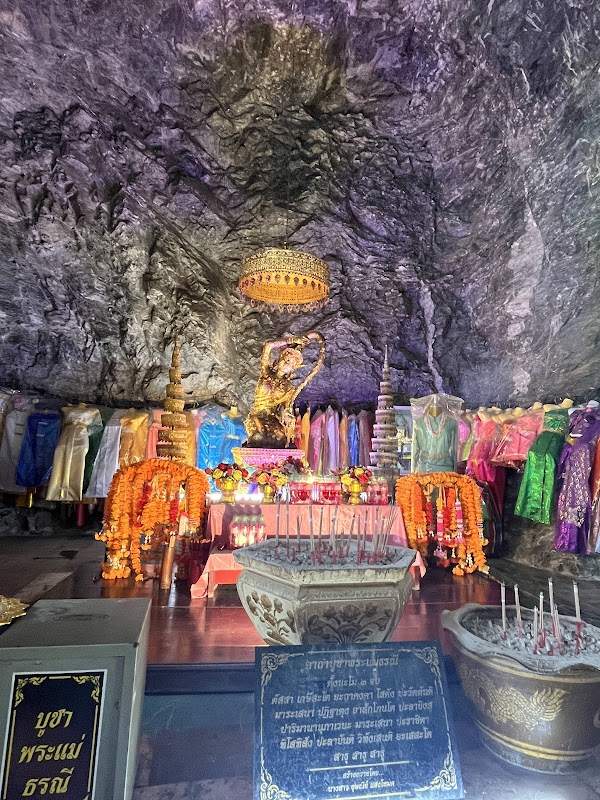 Wat Khao Tham Thiam 2