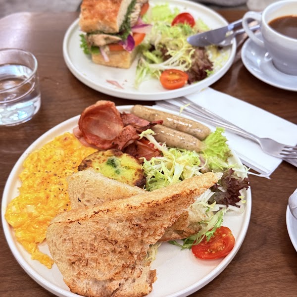 YOI Coffee and Bakery 5