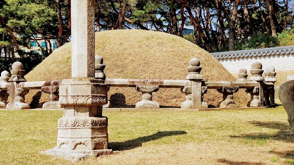 Tomb of Queen Jeonghyeon 1