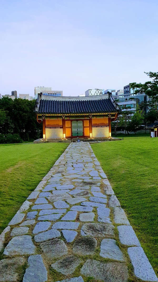 Tomb of Queen Jeonghyeon 2