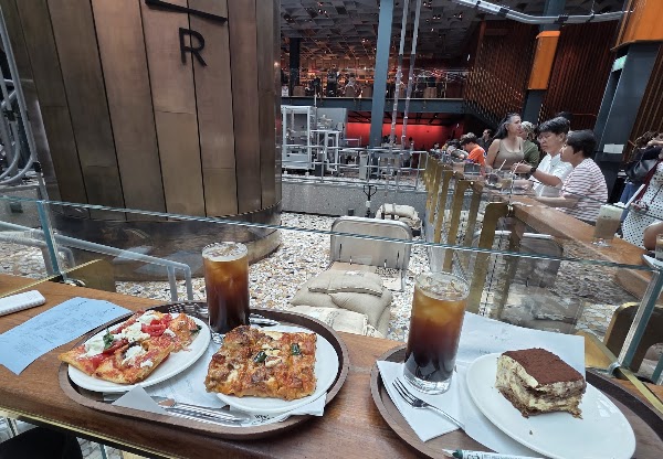 Starbucks Reserve Roastery 4