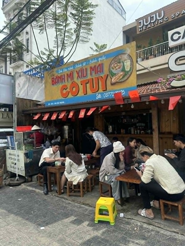 Bánh mì xíu mại Cô Tuy 1