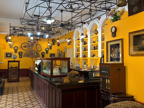 Museum café by Maryam