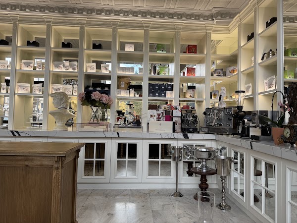 The RITZ Specialty Coffee - Спешълти кафе, Аперитив и Сладки