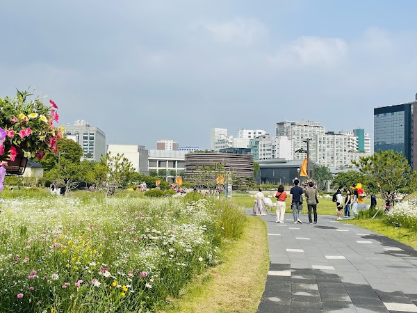 Yeollin Songhyeon Square 4