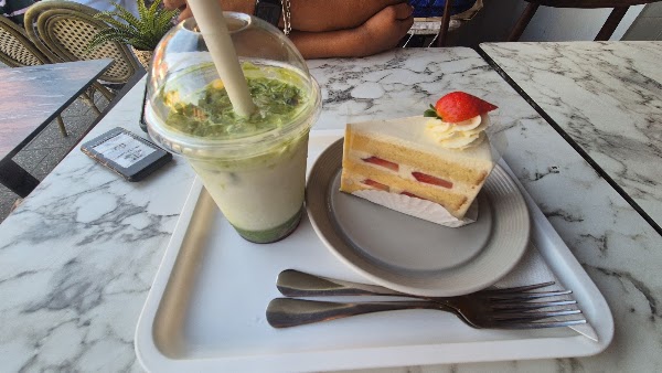 Cake & Bingsoo Cafe 4