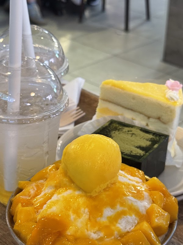 Cake & Bingsoo Cafe 3