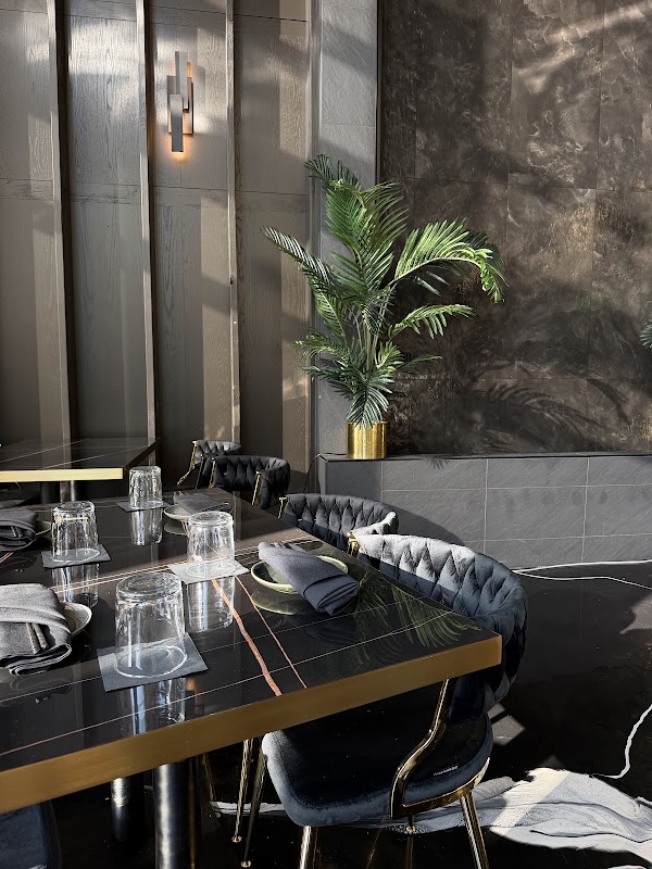 LILA Restaurant & Lounge 3
