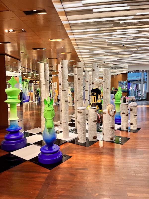 Louis Vuitton Island Store 3
