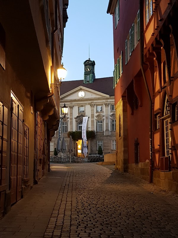 Rathausplatz 4