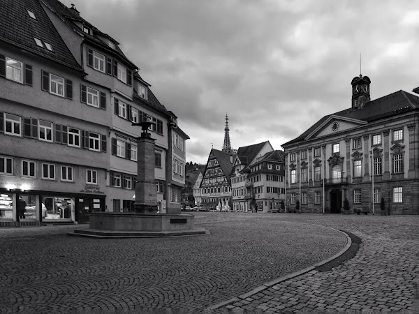 Rathausplatz 2