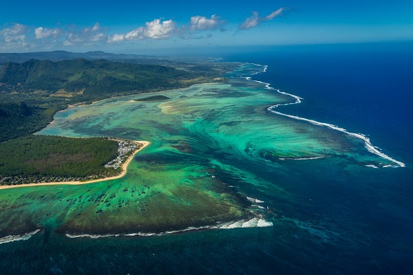 Underwater Waterfall Mauritius with LagoonFLIGHT 5
