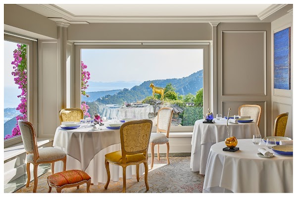 Restaurant La Chèvre d'Or**