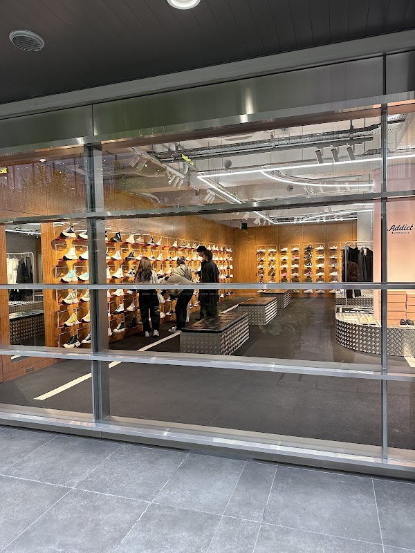 CONVERSE STORE HARAJUKU (コンバースストア原宿) 1