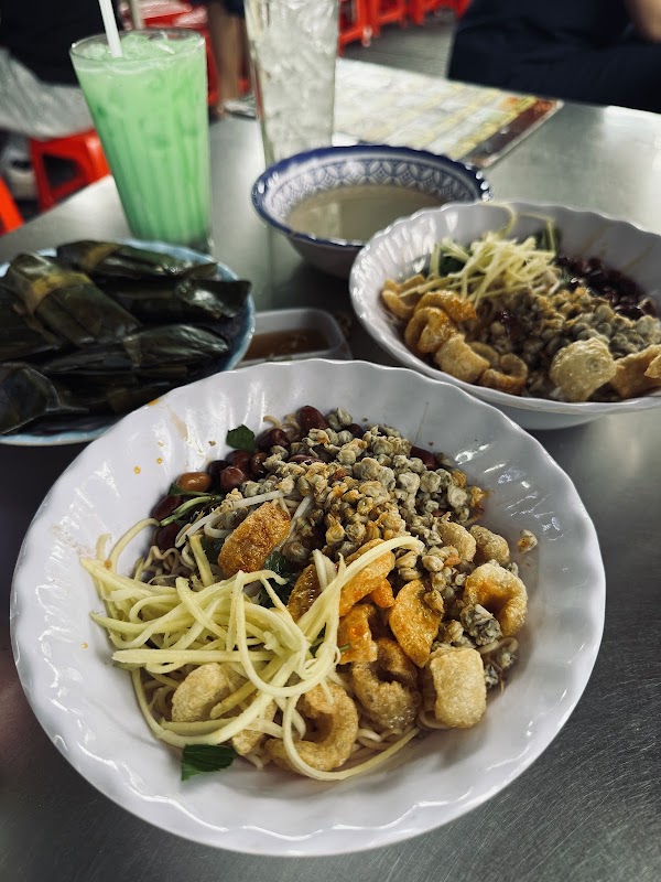 Cơm hến Hoa Đông 2