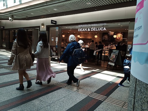 DEAN & DELUCA Osaka Store 1