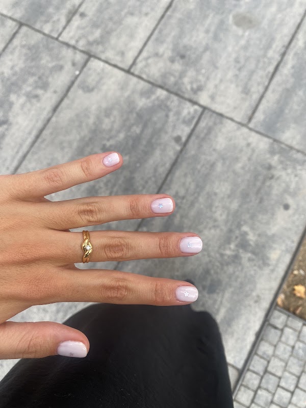 Hello Nails 1