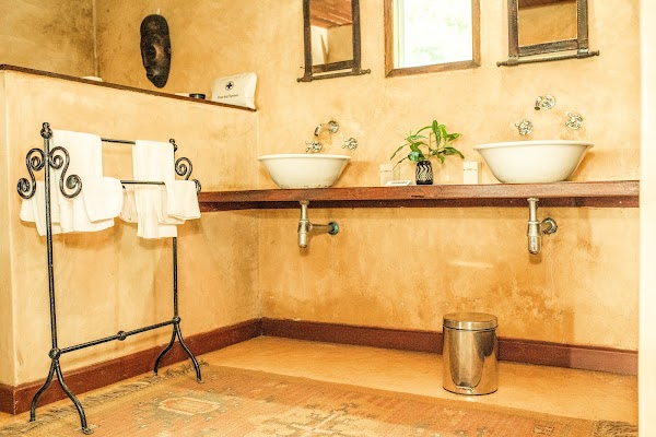 Entumoto Safari Camp, Maasai Mara 3