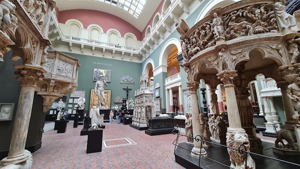 Victoria and Albert Museum 4