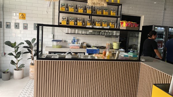 Las Charolas Mariscos, Sucursal Galerías. 1