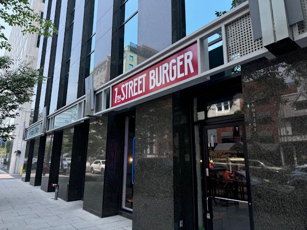 7th Street Burger Dupont Circle