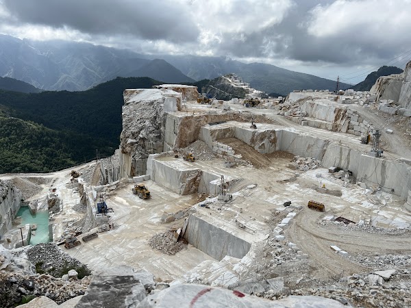Carrara Marble Tour