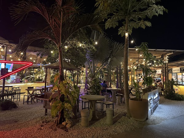 El Mercadito de Tamarindo Food and Cocktail Market 3