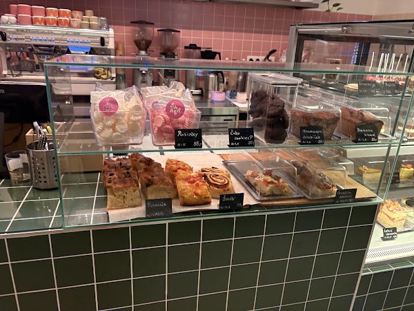 Share Sweet & Wine Bar 5
