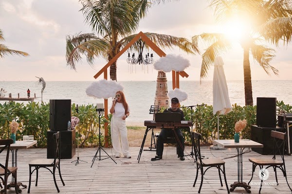 Sunset Sanato Beach Club 1
