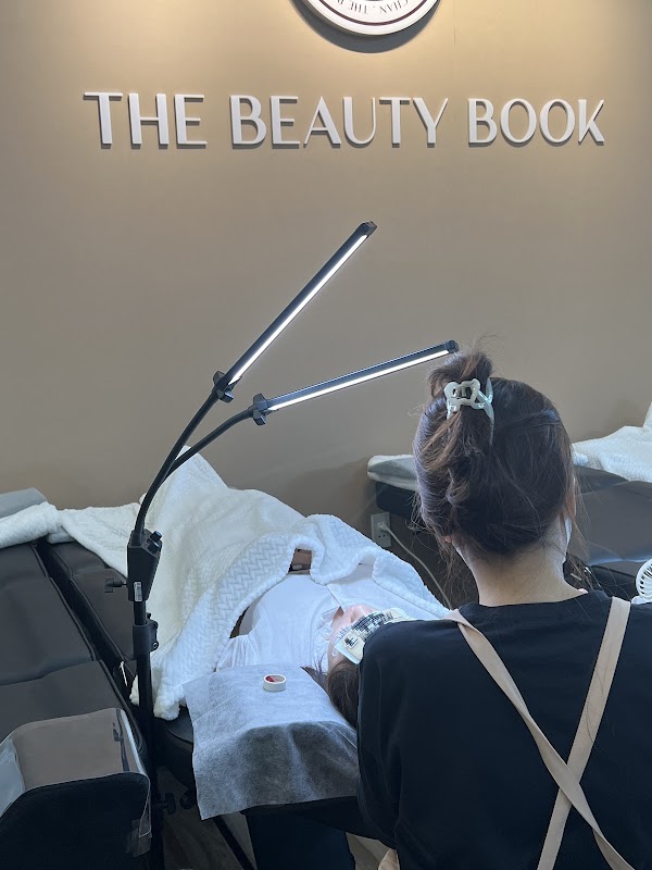 THE BEAUTY BOOK - EYELASH EXTENSION 4