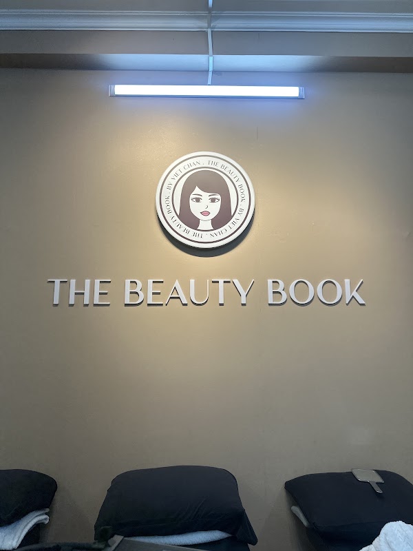 THE BEAUTY BOOK - EYELASH EXTENSION 3