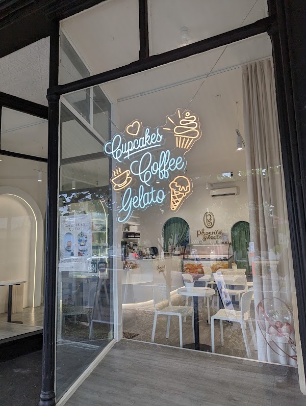 Phoenix Sweets Cakery 1