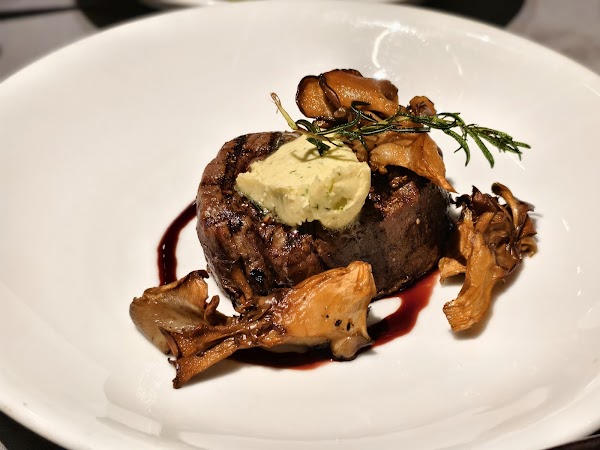 EAT ME RESTAURANT 2