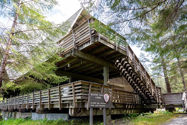 Glacier Bay Lodge & Tours