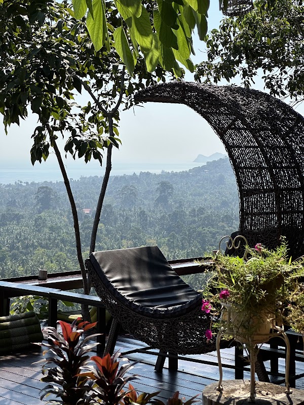 Apichada Viewpoint Cafe & Bar